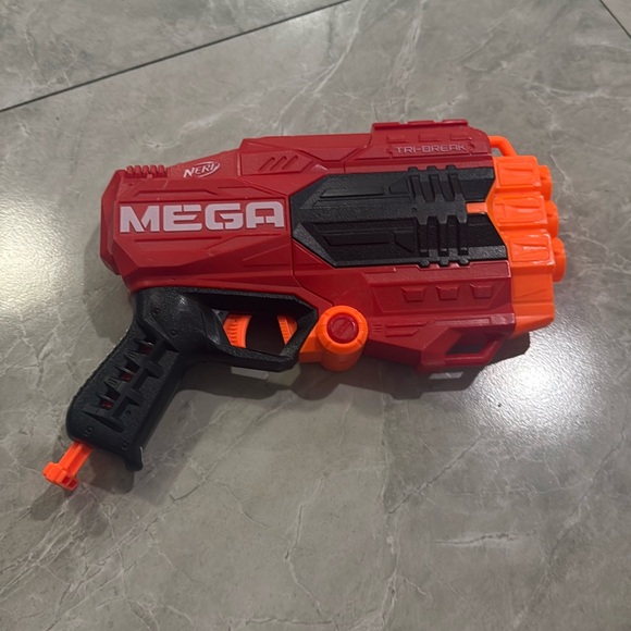 Nerf Mega TriBreak Blaster - Picture 2 of 2